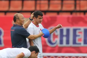 Quá khứ của Thái Lan, hiện tại là nỗi ám ảnh thầy Park