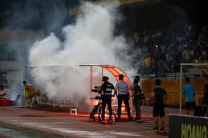 Truy tìm thủ phạm bắn pháo sáng