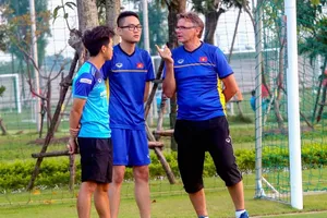 ‘Phù thủy trắng’ Troussier vững tin ở giải châu Á