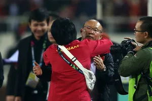 Ông Park vô đối, Quang Hải đấu Chanathip của Thái Lan