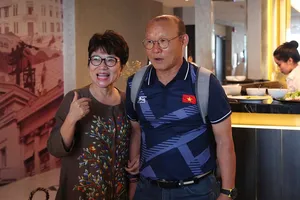 Thầy trò Park Hang-seo 'xông đất' Manila