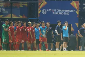 Thầy trò ông Park lao đao vì mất quyền tự quyết