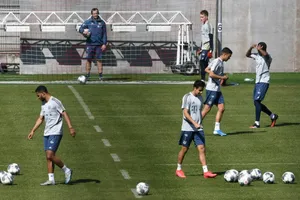 Những CLB đầu tiên không sợ nguy hiểm tập luyện trở lại