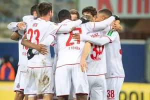 Giấu tên ba thành viên CLB dương tính với COVID-19