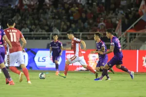 Công Phượng và đồng đội xứ Nghệ hồi hộp trở về Vinh