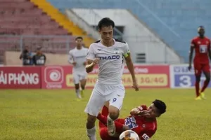 Đội trưởng Văn Toàn và đội hình lạ HA Gia Lai hòa ở Lạch Tray