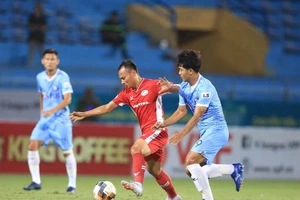 Nam Định hòa hú hồn, Viettel suýt thua SHB Đà Nẵng 