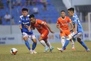 Ít nhất một tháng nữa, V-League mới trở lại