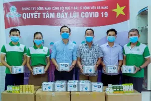 Dầu tràm Cung Đình và cầu thủ Đông Triều chung tay từ thiện 