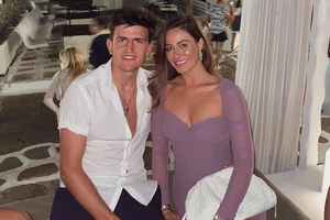 Đội trưởng của MU bị còng tay bắt giữ sau khi đánh cảnh sát