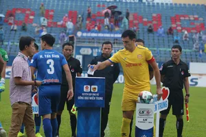 Nam Định rớt hạng, trọng tài mới hổ thẹn