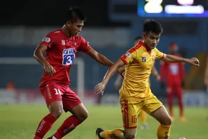 Kỷ luật cầu thủ ‘vung tay trúng mặt’ và ‘ném bóng trượt tay’