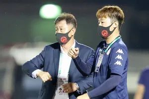 Chia tay HLV xuất sắc nhất V-League 