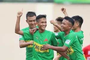 Đội bóng của bầu Đức và bầu Hải tranh ngôi đầu bảng B