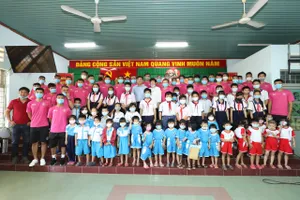 Sài Gòn FC trao gửi yêu thương về vùng đất thép...
