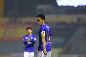 Cầu thủ xuất sắc nhất 2020 và đồng đội Hà Nội lại gây sốc