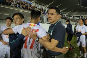 Kiatisak và học trò dễ thở khi gặp đội kèo dưới