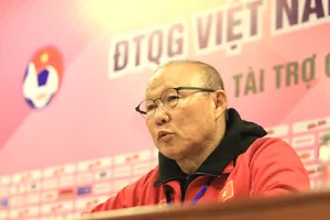 Hợp đồng của ông Park tự động gia hạn thêm một năm