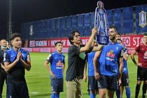 Người cũ của bầu Đức gây sốc ở Thái Lan