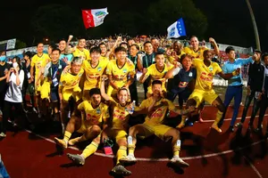 Kiatisak: ‘Chơi bóng đẹp, còn phải biết thắng nữa!’