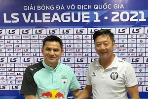 Kiatisak thiệt thòi khi đối đầu Lê Huỳnh Đức 