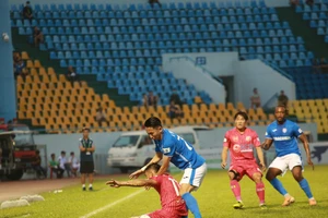 Bị nợ 90 tỉ đồng, cầu thủ Than Quảng Ninh đòi bỏ giải