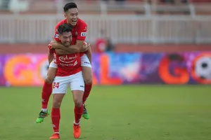 CLB TP.HCM đại thắng, Hà Nội thấy ánh sáng cuối đường hầm