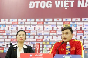 Thủ môn Văn Lâm bị mất suất về tay Tấn Trường