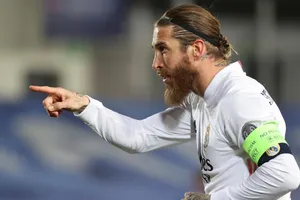 Real giã biệt người chiến binh dũng cảm Sergio Ramos