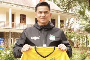 Nghĩa cử đẹp của Kiatisak và những người bạn trong đại dịch COVID-19