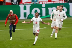 Thầy cũ của Sterling: “Sao lại chửi, tôi rất tự hào về nó!’