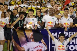 Nghĩa tình của thầy trò Kiatisak – Minh Vương trong mùa dịch