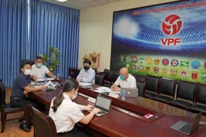 Bầu Đức phản pháo, VPF chưa chốt hoãn V-League sang năm