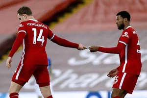 Đội trưởng Liverpool quyết dứt áo ra đi vì bị coi thường