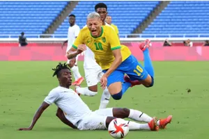 Brazil lỗi nhịp, Tây Ban Nha, Pháp, Đức, Nhật, Hàn rủ nhau thắng