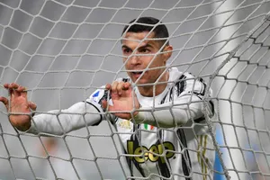 HLV Allegri cảnh báo Ronaldo sẽ phải ngồi ghế dự bị
