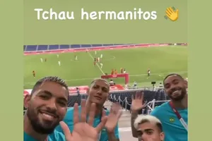 Phì cười sao Brazil chế nhạo đàn em Argentina, bị dính đòn đau