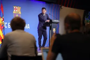 Nhiều sao Barca đòi nghỉ và kiện CLB sau khi Messi chia tay