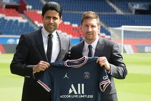Tỉ phú Qatar - ông chủ PSG nói gì về thương vụ Messi?