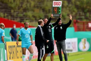 Hy hữu: Wolfsburg bị xử thua ngược vì thay quá số người quy định 