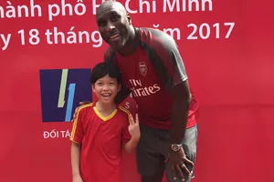 Những ngôi sao biến thành ‘kẻ phản bội’ trong bóng đá