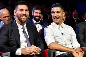 Messi sẽ rời xa PSG và theo chân Ronaldo