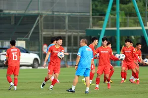 Nóng: Thầy Park bất ngờ trả 2 cầu thủ về nhà, chờ Tiến Dũng, Minh Vương