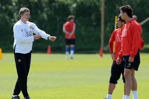 Nguy cơ Ronaldo gây tác động xấu đến MU 