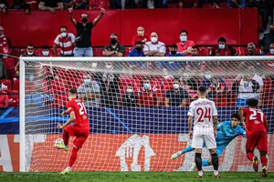 Khó tin kỷ lục phạt đền nghẹt thở trong một hiệp của Champions League