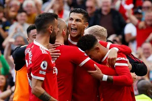 HLV Solskjaer lệ thuộc vào Ronaldo, Martial cần ra đi 