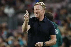 Lạ lùng HLV Koeman rất vui dù bị chỉ trích thậm tệ