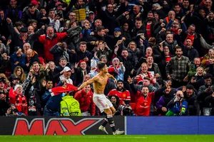 Ronaldo - Messi tỏa sáng, đau lòng Real - Barca thua tan tác