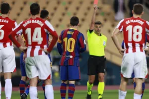 Messi không xứng đáng nhận Quả bóng vàng vì chiếc thẻ đỏ oan nghiệt 