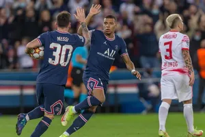 Đẳng cấp khác biệt của Messi và Mbappe